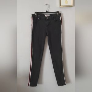 Hot Kiss jeans Black  Size 9 Girls   Good Condition Zipper And Button Skinny